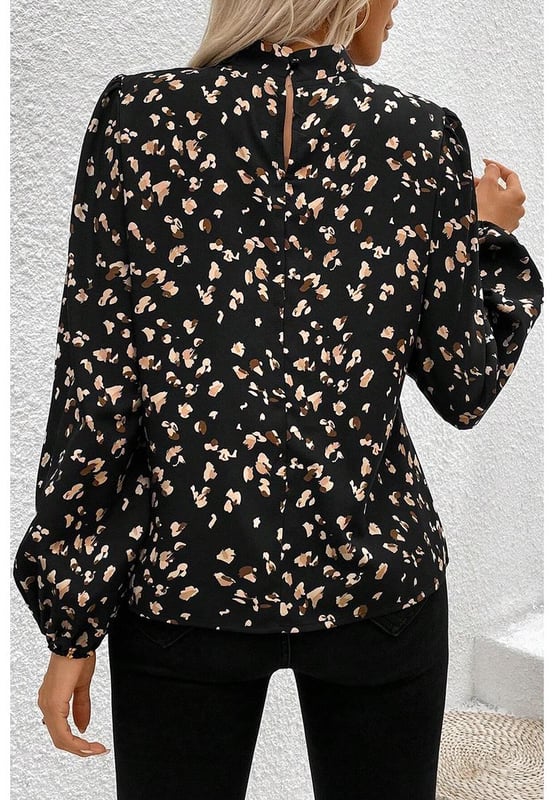 Black Leopard Print Lantern Sleeve Mock Neck Pleated Blouse
  Mock neck design
  Eye
  catching leopard pattern
  Stylish lantern sleeves
  Flattering pleated detailing
  Perfect for casual outings and special occasions
  Available in sizes S M L XL
Material: 100% Polyester