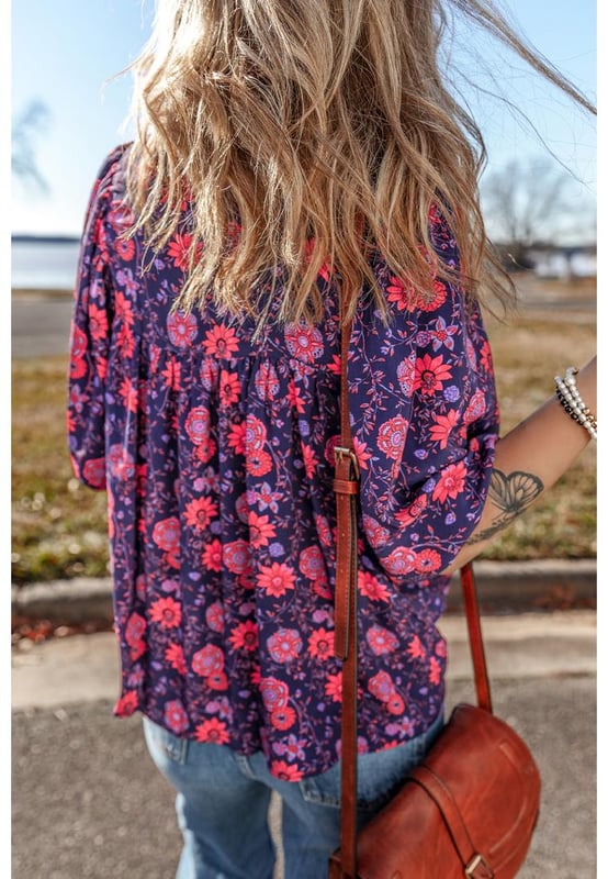 Floral pattern throughout
  Split neck design
  Half sleeves
  Loose fit style
  Flattering and comfortable
  Fine cutting and fabric
  Perfect for pairing with jeans
Material: 100% Polyester
