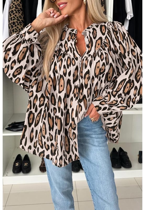 Bold and fashionable leopard print
  Oversized fit for relaxed and comfortable wear
  Playful and voluminous balloon sleeves
  Ideal for everyday wear or dressing down on formal occasions
Material: 100% Polyester
