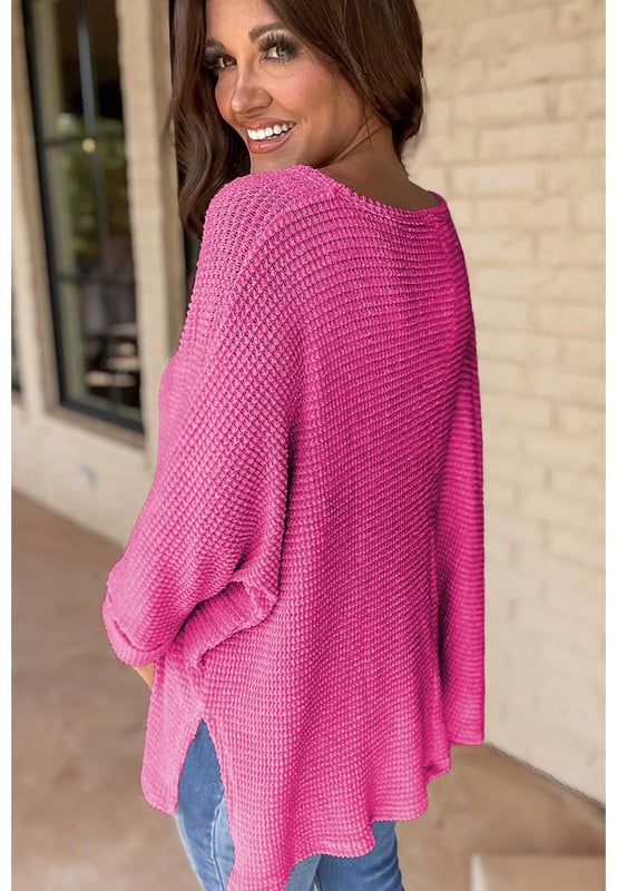Unique waffle knit design
  Side slits for added flair
  V
  neckline accentuates collarbones
  Loose fit for comfort
  High elasticity ensures all
  day comfort
  Unisex design
  Refer to size chart for accurate sizing
Material: 65% Polyester 30% Viscose 5% Elastane