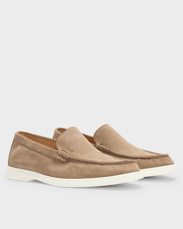 With a comfortable rubberised sole, these BOSS Menswear loafers are a casual essential. Crafted in Portugal with full-suede uppers for easy styling.

Fastening top: Slip-on
Partially lined
Packaging: Box

Upper material: 100% Cow skin, Lining: 100% Cow skin, Sole: 100% Thermoplastic polyurethane, Innersole: 100% Cow skin
50543083