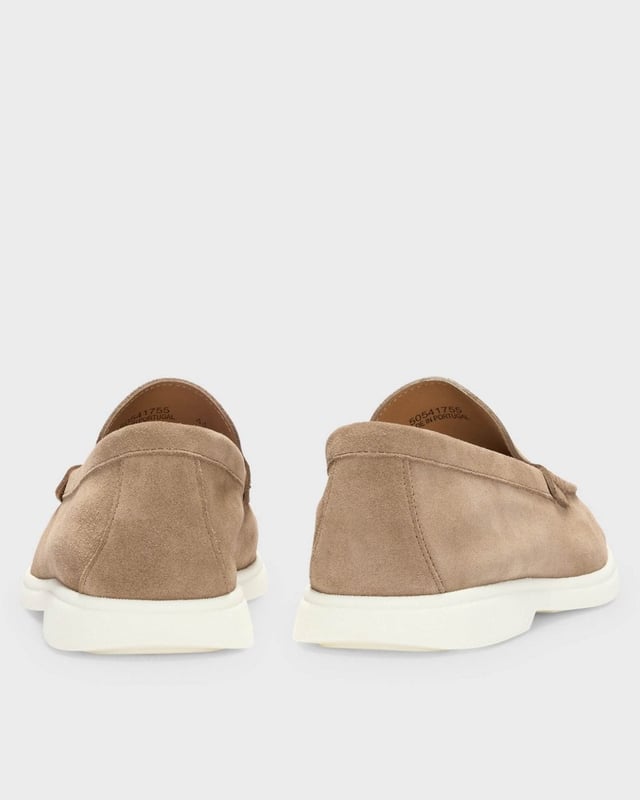 With a comfortable rubberised sole, these BOSS Menswear loafers are a casual essential. Crafted in Portugal with full-suede uppers for easy styling.

Fastening top: Slip-on
Partially lined
Packaging: Box

Upper material: 100% Cow skin, Lining: 100% Cow skin, Sole: 100% Thermoplastic polyurethane, Innersole: 100% Cow skin
50543083