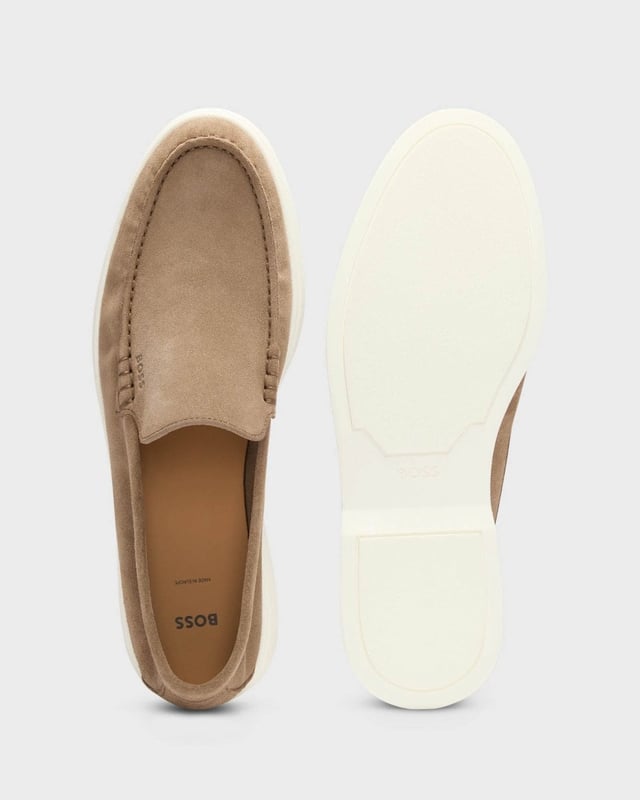 With a comfortable rubberised sole, these BOSS Menswear loafers are a casual essential. Crafted in Portugal with full-suede uppers for easy styling.

Fastening top: Slip-on
Partially lined
Packaging: Box

Upper material: 100% Cow skin, Lining: 100% Cow skin, Sole: 100% Thermoplastic polyurethane, Innersole: 100% Cow skin
50543083