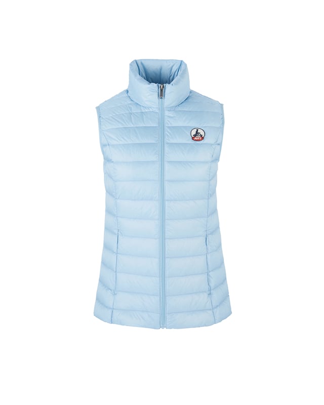Stay cozy all season long with the Seda Down Gilet by JOTT, featuring sustainable materials and versatile style for both casual outings and outdoor adventures.