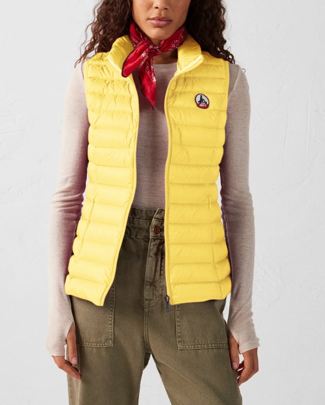 Discover unparalleled comfort and warmth with the JOTT Seda Down Gilet, perfect for casual outings with its stylish padded design.