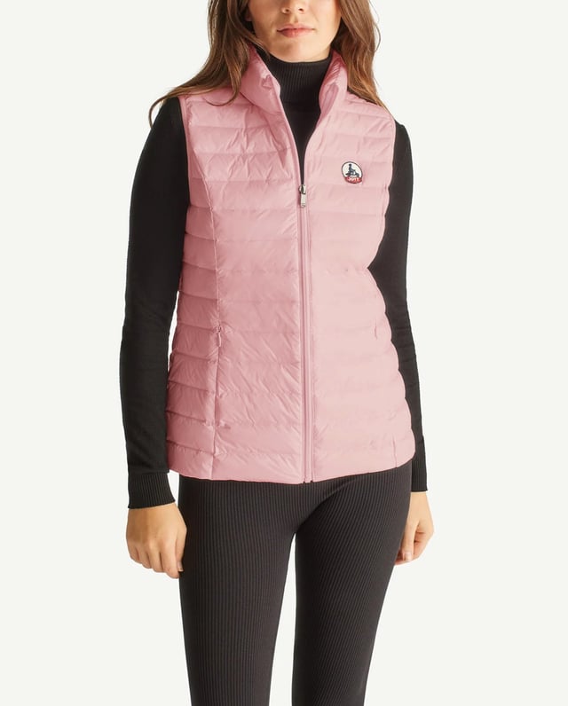 Embrace warmth and style with the Seda Down Jacket, crafted for ultimate comfort and effortlessly chic appeal. Perfect for casual outings in any season.