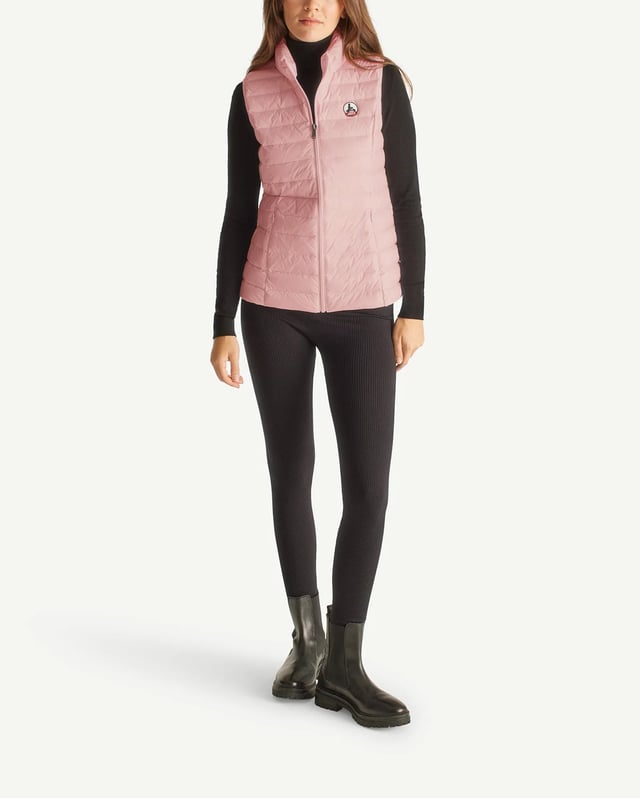 Embrace warmth and style with the Seda Down Jacket, crafted for ultimate comfort and effortlessly chic appeal. Perfect for casual outings in any season.