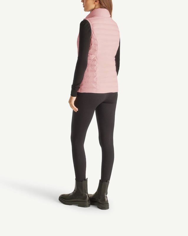 Embrace warmth and style with the Seda Down Jacket, crafted for ultimate comfort and effortlessly chic appeal. Perfect for casual outings in any season.