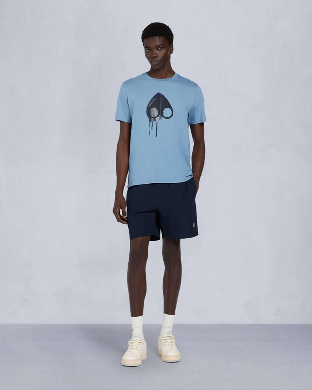 A bold graffiti motif makes this t-shirt a standout piece, bringing a street-style edge to your wardrobe.


Rib Knit Collar
Spray Paint Logo
Regular Fit


 100% Pima Cotton Jersey