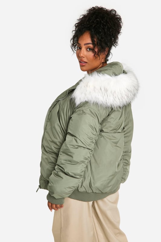 Add the finishing touch to your outfit with this outerwear piece from our women's plus size coats range. A wardrobe staple that's perfect for layering, this style provides added warmth and adds an extra something to your fit. Made with added fabric for the perfect fit, this piece is a whole vibe - just throw on over your fave outfit and you're sorted. Whether you choose a plus size denim jacket or keep things cosy in winter with a plus size teddy coat we've got the hottest coats for curvy girls that are always on-trend. Style: Bomber JacketDesign: PlainFabric: WovenLength: RegularNeckline: HoodedSleeve Length: Long Sleeve
