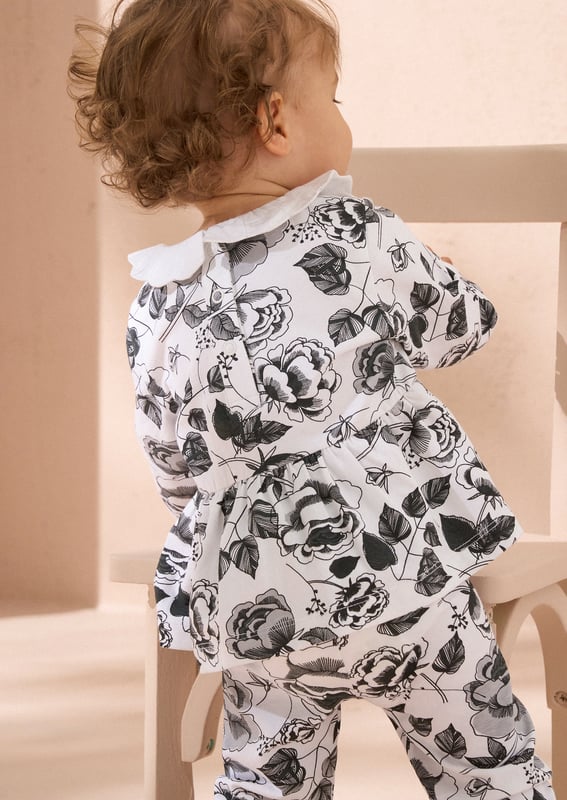 Yeah baby! They'll be the smartest baby in the park in our new printed two-sie with matching hat. Crafted from super soft cotton jersey with a crisp   collar and an adorable floral print.