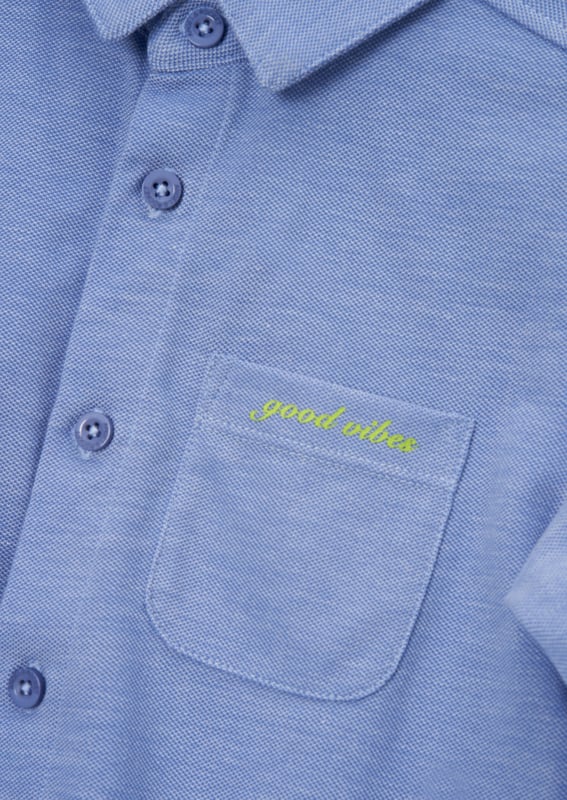 Crafted from durable. breathable cotton. this shirt offers all-day comfort with a subtly textured feel. Its classic collar. buttoned cuffs. and classic fit makes for easy. everyday layering.