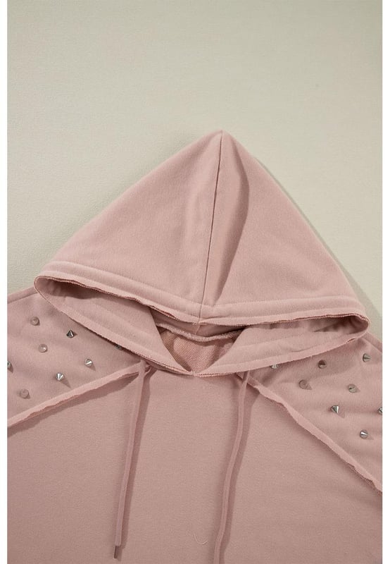 Fucsia Color Sólido  
Detalles de Tachuelas  
Manga Raglán  
Sudadera con Bolsillo  
Práctico Bolsillo Tipo Canguro  
Materiales de Calidad para Comodidad y Durabilidad  
Disponible en Varias Tallas