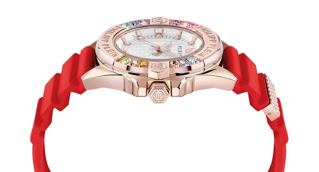 This Philipp Plein Plein Majesty Analogue Watch for Women is the perfect timepiece to wear or to gift. It's Rose Gold 38 mm Round case combined with the comfortable Red Silicone watch band will ensure you enjoy this stunning timepiece without any compromise. Operated by a high quality Quartz movement and water resistant to 5 bars, your watch will keep ticking. The Plein Majesty is ready to conquer the feminine universe. This Analogue watch has a function: Luminous Hands High quality 19 cm length and 20 mm width Red Silicone strap with a Buckle Case diameter: 38 mm,case thickness: 9.5 mm, case colour: Rose Gold and dial colour: White