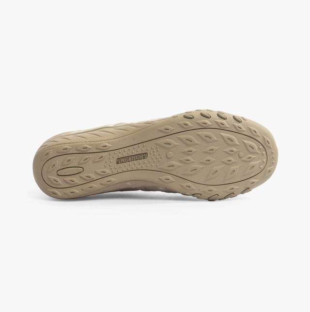 Skechers Skechers 100593/TPE BREATHE-EASY - ROLL-WITH-ME Womens Trainers Taupe Upper Material: TextileLining Material: TextileSole Material: RubberClosure/Fastening: Slip-OnFeatures: Comfort,Memory Foam,VeganToe Shape: RoundShoe Width: RelaxedItem Weight: 0.45 KGHeel Height: Flat (Under 2.5cm)Shoe Shaft Height: Low TopTrainer Style: CasualGift Boxed: NoProduct Code: 100593/TPE