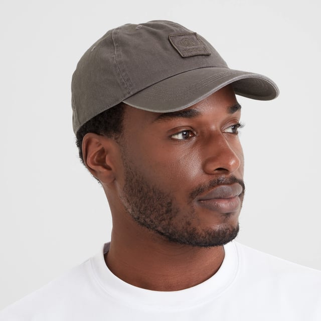 Johan Baseball Cap - Steel Grey The TOG24 Johan cap is your easy going summer staple – a classic cotton baseball cap with a laid-back look and feel, thanks to its lightly washed finish. Perfect for sunny days, outdoor adventures, or simply keeping the rays out of your eyes on a seaside stroll, this unisex cap is as versatile as it gets. With an adjustable strap at the back to ensure a comfortable fit and finished with the TOG24 badge on the front, the Johan cap has a casual, timeless style that’s just right for everything from beach days to BBQs and weekend hikes.