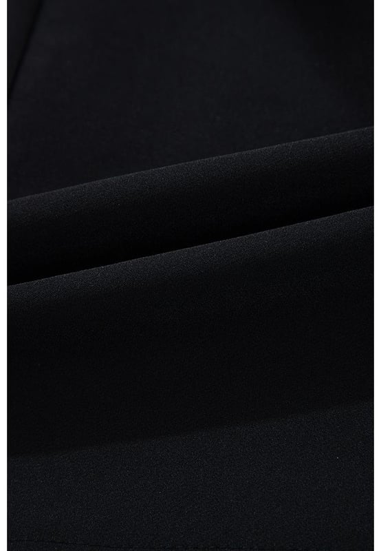 Chic contrast bow knot detail adds a touch of elegance
  Versatile crew neck design suits various occasions effortlessly
  Sleeveless style keeps you cool and stylish in warm weather
  Shift silhouette offers a flattering and comfortable fit
Material: 92% Polyester 8% Elastane
Size on Tag: M