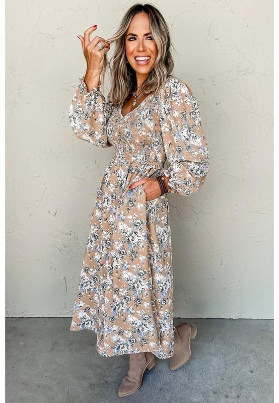 Our styles are designed with a trendy fitted look in mind following an international size standard. For the best fit we suggest choosing one size up from your usual. Be sure to check our sizing chart to find your perfect match!
  Khaki Maple Grove Floral Smocked Puff Sleeve Long Dress
  Delicate floral pattern adds a touch of romance
  Smocked bodice for a charming silhouette
  Puff sleeves for an elegant look
  Versatile style suitable for casual outings and special occasions
Material: 100% Polyester
Size on Tag: S