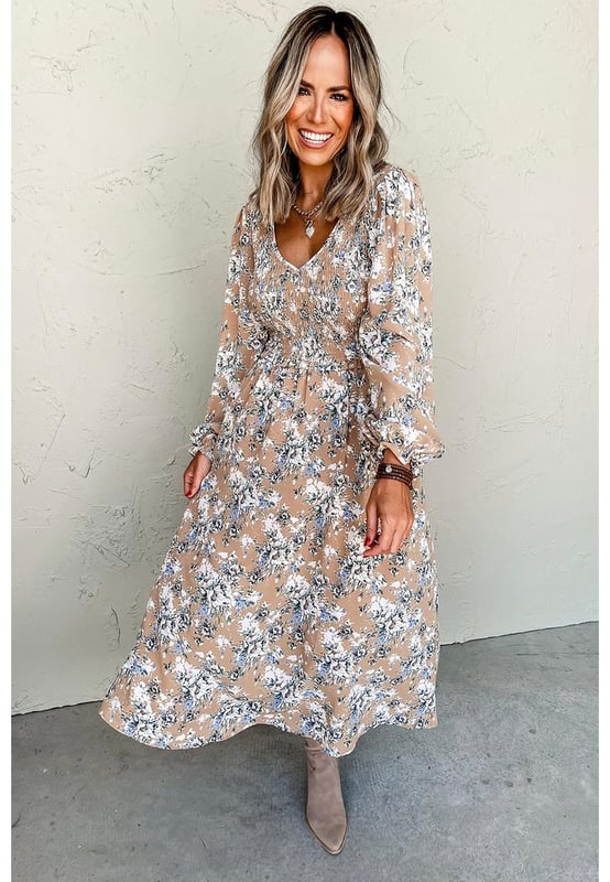 Our styles are designed with a trendy fitted look in mind following an international size standard. For the best fit we suggest choosing one size up from your usual. Be sure to check our sizing chart to find your perfect match!
  Khaki Maple Grove Floral Smocked Puff Sleeve Long Dress
  Delicate floral pattern adds a touch of romance
  Smocked bodice for a charming silhouette
  Puff sleeves for an elegant look
  Versatile style suitable for casual outings and special occasions
Material: 100% Polyester
Size on Tag: S
