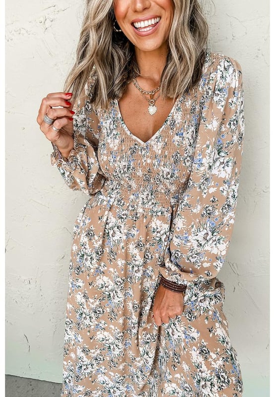 Our styles are designed with a trendy fitted look in mind following an international size standard. For the best fit we suggest choosing one size up from your usual. Be sure to check our sizing chart to find your perfect match!
  Khaki Maple Grove Floral Smocked Puff Sleeve Long Dress
  Delicate floral pattern adds a touch of romance
  Smocked bodice for a charming silhouette
  Puff sleeves for an elegant look
  Versatile style suitable for casual outings and special occasions
Material: 100% Polyester
Size on Tag: S