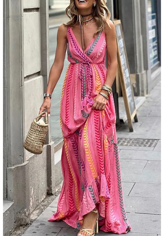 Vestido maxi envolvente de cuello en V con estampado western y flecos rosa
  Diseño de cintura alta para una forma favorecedora
  El cuello en V acentúa tus curvas
  La longitud maxi ofrece una silueta elegante y fluida
  El detalle de los flecos añade un toque bohemio y juguetón
  Consulta la tabla de tallas para el ajuste perfecto
Material: 100% Poliéster