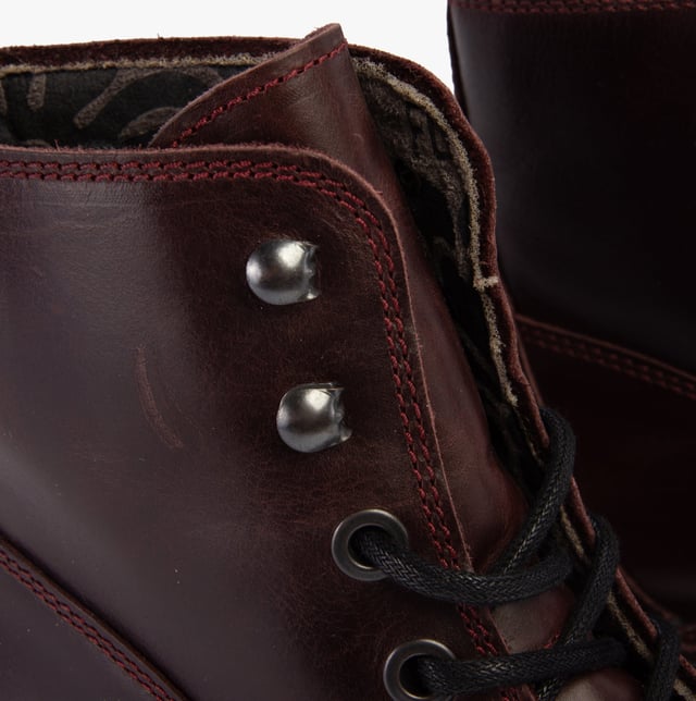 Fly London HAZI147FLY Womens Boots Wine Upper Material: LeatherLining Material: MicrofibreSole Material: RubberClosure/Fastening: Lace-UpFeatures: Comfort,BreathableHeel Type: BlockToe Shape: RoundShoe Width: RegularItem Weight: 0.45 KGHeel Height: Medium (5-7.4cm)Shoe Shaft Height: AnkleBoot Style: Ankle BootsGift Boxed: NoProduct Code: P211147005