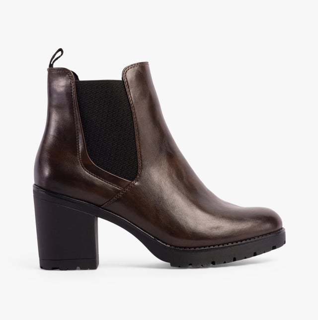 Marco Tozzi 25414-41-304 Womens Boots Mocca Upper Material: Faux LeatherLining Material: TextileSole Material: RubberClosure/Fastening: Pull-OnFeatures: Comfort,Elasticated Side Panel,VeganHeel Type: BlockToe Shape: Chisel/AlmondShoe Width: RegularItem Weight: 0.45 KGHeel Height: High (7.5-9.9cm)Shoe Shaft Height: AnkleBoot Style: Ankle BootsGift Boxed: NoProduct Code: 25414-41-304