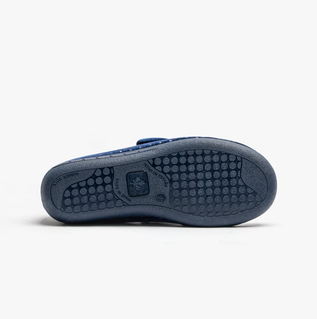 Lotus JANET Womens Slippers Navy Upper Material: FabricLining Material: TextileSole Material: SyntheticClosure/Fastening: Touch FastenFeatures: Memory Foam,ComfortShoe Width: RelaxedItem Weight: 0.45 KGHeel Height: Flat (Under 2.5cm)Slipper Style: Full SlipperProduct Code: ULH090DE0