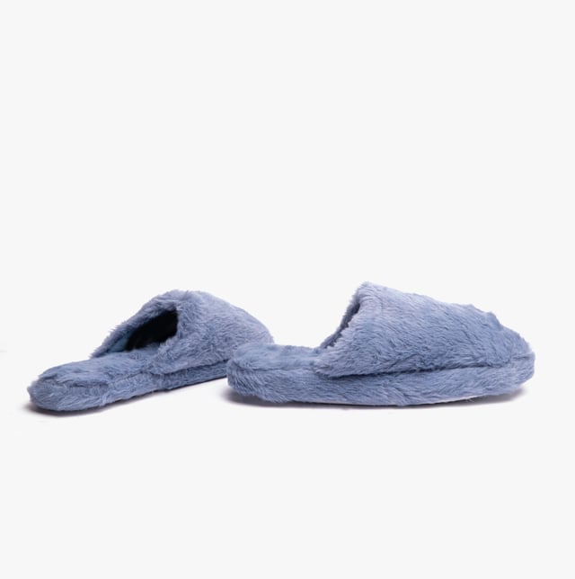 Dr Keller Dr Keller JOLIE Womens Mule Slippers Blue Upper Material: FabricLining Material: Warm LinedSole Material: SyntheticClosure/Fastening: Slip-OnFeatures: Comfort,Warm LiningToe Shape: RoundShoe Width: RelaxedItem Weight: 0.45 KGHeel Height: Flat (Under 2.5cm)Slipper Style: MuleGift Boxed: NoProduct Code: B1112-BLUE
