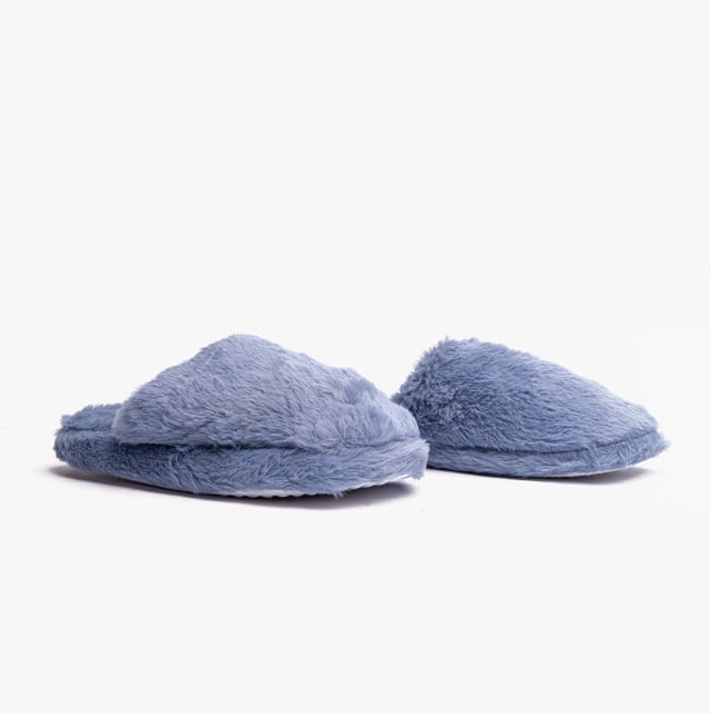 Dr Keller Dr Keller JOLIE Womens Mule Slippers Blue Upper Material: FabricLining Material: Warm LinedSole Material: SyntheticClosure/Fastening: Slip-OnFeatures: Comfort,Warm LiningToe Shape: RoundShoe Width: RelaxedItem Weight: 0.45 KGHeel Height: Flat (Under 2.5cm)Slipper Style: MuleGift Boxed: NoProduct Code: B1112-BLUE