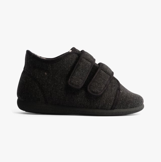 Padders BRIAN Mens Slippers Charcoal Upper Material: TextileLining Material: TextileSole Material: RubberClosure/Fastening: Touch FastenFeatures: Comfort,Warm LiningToe Shape: RoundShoe Width: WideItem Weight: 0.45 KGHeel Height: Flat (Under 2.5cm)Slipper Style: Full SlipperGift Boxed: NoProduct Code: 3450/1566