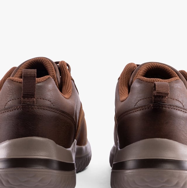 210661/CDB DELSON 3.0 - GLAVINE Mens Shoes Dark Brown Skechers Skechers 210661/CDB DELSON 3.0 - GLAVINE Mens Shoes Dark Brown Upper Material: LeatherLining Material: TextileSole Material: RubberClosure/Fastening: Lace-UpFeatures: Comfort,Memory Foam,WaterproofToe Shape: RoundShoe Width: RelaxedItem Weight: 0.45 KGHeel Height: Low (2.5-4.9cm)Shoe Shaft Height: Low TopShoe Style: CasualGift Boxed: NoProduct Code: 210661/CDB
