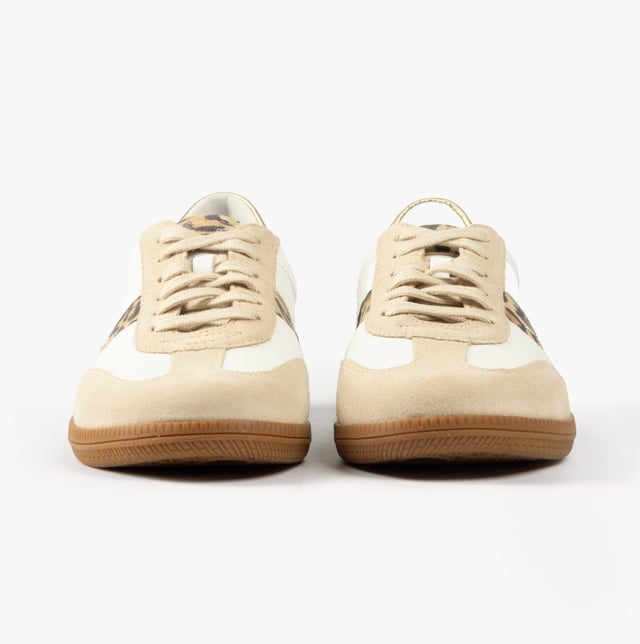 Josef Seibel Josef Seibel JOLEEN 03 Womens Trainers Beige-Multi Upper Material: Leather/SuedeLining Material: TextileSole Material: RubberClosure/Fastening: Lace-UpFeatures: Comfort,BreathableToe Shape: RoundShoe Width: RegularItem Weight: 0 KGHeel Height: Flat (Under 2.5cm)Shoe Shaft Height: Low TopTrainer Style: CasualProduct Code: 64403-918202