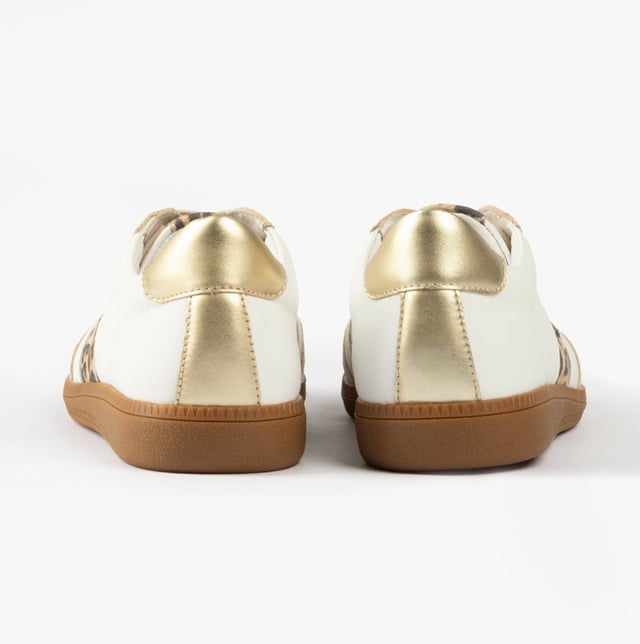 Josef Seibel Josef Seibel JOLEEN 03 Womens Trainers Beige-Multi Upper Material: Leather/SuedeLining Material: TextileSole Material: RubberClosure/Fastening: Lace-UpFeatures: Comfort,BreathableToe Shape: RoundShoe Width: RegularItem Weight: 0 KGHeel Height: Flat (Under 2.5cm)Shoe Shaft Height: Low TopTrainer Style: CasualProduct Code: 64403-918202
