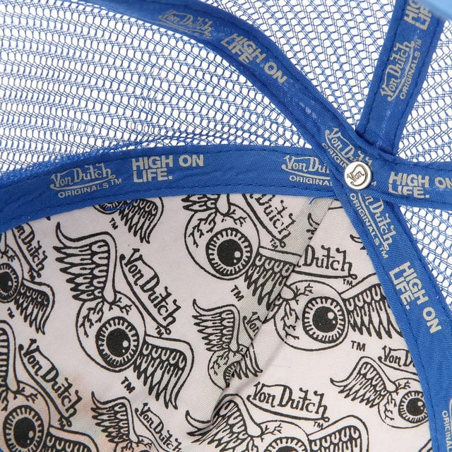 Iconic Trucker Cap featuring a cotton twill crown and peak. The polyester mesh back ensures breathability, while the slightly curved visor adds a touch of flair. With Heritage rainbow design logo prominently displayed on the front.