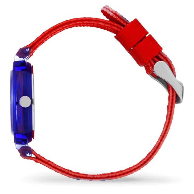 This Ice Watch Ice Learning - Red Football Analogue Watch for Boys is the perfect timepiece to wear or to gift. It's Blue 28 mm Round case combined with the comfortable Red Nylon watch band will ensure you enjoy this stunning timepiece without any compromise. Operated by a high quality Quartz movement and water resistant to 3 bars, your watch will keep ticking. Discover ICE time learning, the watch designed to make learning the time easy and fun for kids. High quality 17 cm length and 14 mm width a Red Nylon strap with a Buckle Case diameter: 28 mm,case thickness: 8 mm, case colour: Blue and dial colour: Red