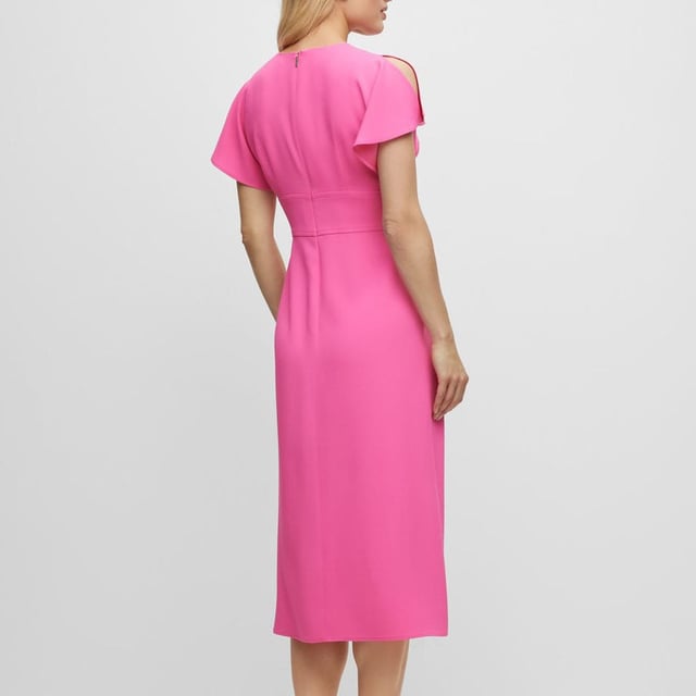 Boss Dawinga Dress in roze.- V-hals.- Korte mouwen.- Samenstelling: 72% acetaat 28% viscose.- Ref: 50488660661