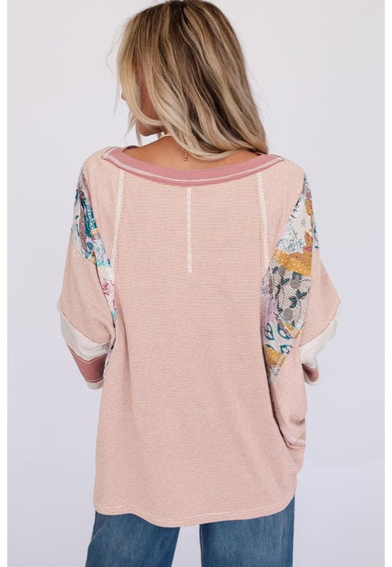 Unisex oversized top
  Pink printed pinstriped fabric
  Color block patchwork design
  Unique and trendy
Material: 95% Polyester 5% Elastane