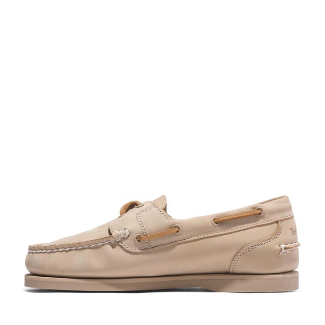 Timberland Classic Boat Shoes in beige.- Leather upper.- Lace fastening.- Slip on closure.- Fully branded.- Lightly cushioned footbed.- Rubber sole.- Ref: A627VEN71
