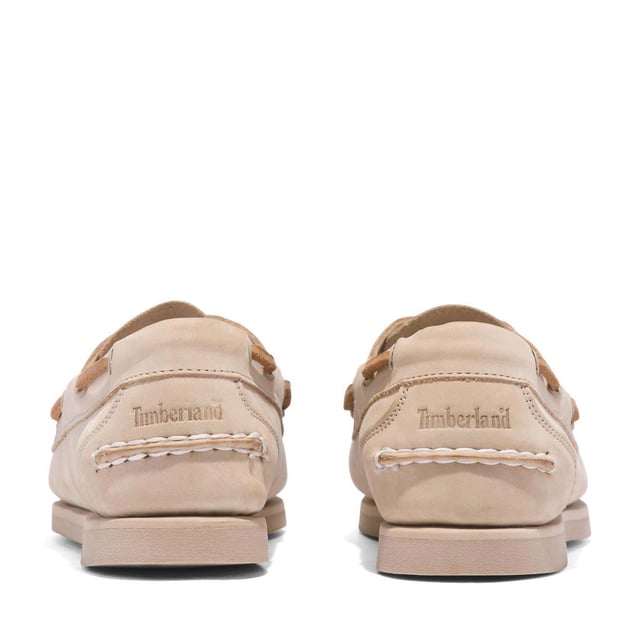 Timberland Classic Boat Shoes in beige.- Leather upper.- Lace fastening.- Slip on closure.- Fully branded.- Lightly cushioned footbed.- Rubber sole.- Ref: A627VEN71