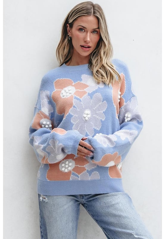 Delicate floral pattern for a subtle sophisticated touch
  Classic O
  neck design for comfort and versatility
  Drop shoulder design adds a relaxed modern aesthetic
  Ideal layering piece for various styles from jeans to skirts
  Stylish and warm perfect for the cold season
Material: 50% Viscose 28% Polyester 22% Polyamide