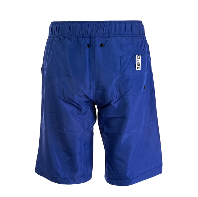 Eleganz und Dynamik treffen sich in der langen Boardshort von BIKKEMBERGS, perfekt für Liebhaber eines lässigen, sportlichen Stils. Hergestellt aus hochwertigen Materialien,Die Boardshorts sind aus hochwertigen Materialien gefertigt und bieten Komfort und Strapazierfähigkeit, ideal für Strandaktivitäten und entspannte Momente. Die markante BIKKEMBERGS-Logo-Grafik auf demDie unverwechselbare BIKKEMBERGS-Logo-Grafik auf dem rechten Bein verleiht einen Hauch von Klasse und Wiedererkennbarkeit und macht dieses Kleidungsstück zu einem Muss für jeden Mann, der Funktionalität und Mode miteinander verbinden möchte.