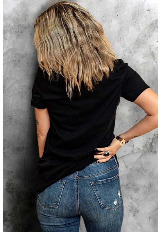Black Rhinestone Bowknot Graphic Crewneck T Shirt
  Chic design and casual comfort
  Bowknot graphic with rhinestones adds femininity and sparkle
  Short sleeves and crew neck for a comfortable fit
  Suitable to pair with different bottoms
  See size chart for perfect fit
Material: 62% Polyester 32% Cotton 6% Elastane