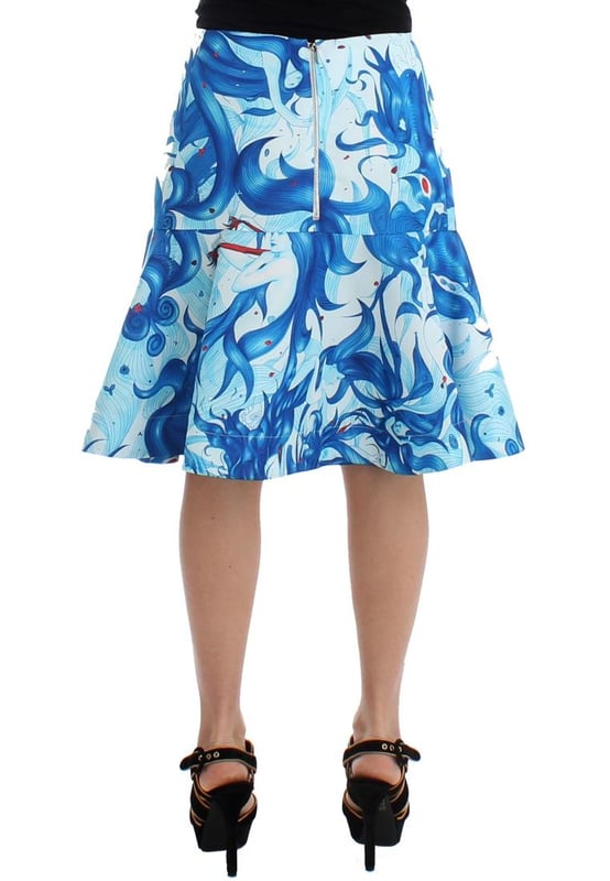 Marca: Koonhor.
  Modelo: Falda con estampado de frescos.
  Color: Azul Blanco.
  Largo hasta la rodilla.
  Abertura con cremallera en la parte trasera.
  Detalles del logotipo.
  Hecho en Italia.
  Material: 100% poliester.
  Forro: 68% Acetato 32% Poliester.