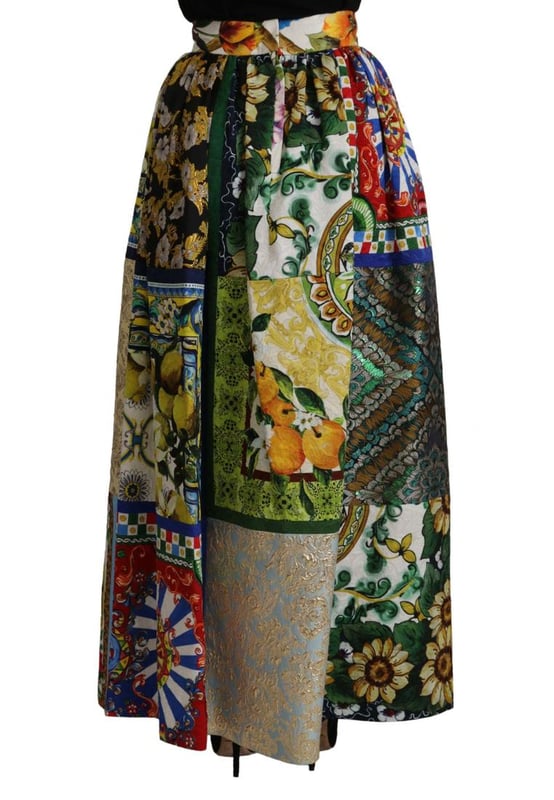 Marca: DOLCE & GABBANA.
  Condicion: A estrenar con etiquetas.
  Estilo: Maxi cintura alta.
  Color: Patrones de Sicilia multicolor.
  Cierre: Boton y cremallera.
  Detalles: Acentos del logotipo.
  Origen: Hecho en Italia.
  Material: 3% AC 16% Algodon 3%.