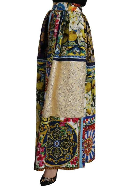 Marca: DOLCE & GABBANA.
  Condicion: A estrenar con etiquetas.
  Estilo: Maxi cintura alta.
  Color: Patrones de Sicilia multicolor.
  Cierre: Boton y cremallera.
  Detalles: Acentos del logotipo.
  Origen: Hecho en Italia.
  Material: 3% AC 16% Algodon 3%.