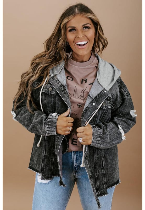 High
  quality black denim
  Drawstring hood for a modern touch
  Frayed details for a cool and edgy look
  Suitable for both men and women
  Versatile piece for any occasion
Material: 75% Cotton 12.7% Polyester 12.3% Viscose