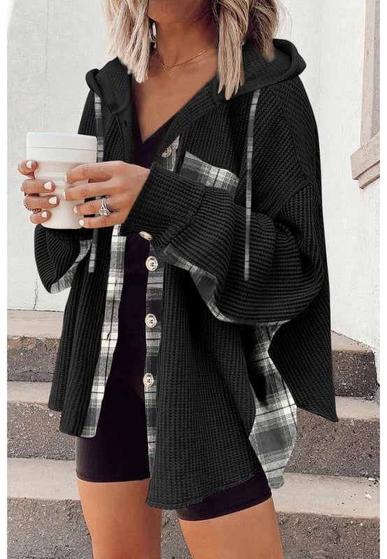 Stylish black plaid design
  Oversized fit for effortless layering
  Hood provides practical and stylish element
  Crafted from cozy waffle knit fabric
  Available in multiple sizes
Material: 95% Polyester 5% Elastane