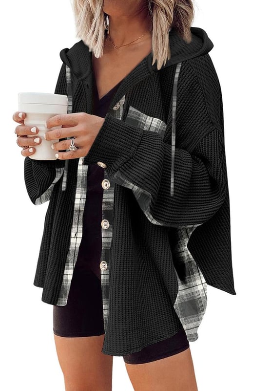 Stylish black plaid design
  Oversized fit for effortless layering
  Hood provides practical and stylish element
  Crafted from cozy waffle knit fabric
  Available in multiple sizes
Material: 95% Polyester 5% Elastane
