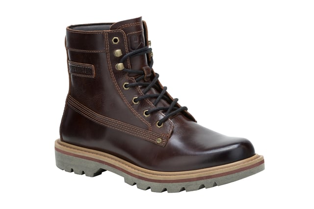 Las botas de cuero impermeables Caterpillar Colorado Grader ofrecen durabilidad, comodidad y un estilo atemporal. Confeccionadas con cuero flor premium con cuello acolchado, estas botas brindan un excelente soporte para el tobillo. Su diseño impermeable, plantilla de espuma EVA suave y suela de goma resistente garantizan una comodidad duradera y una tracción superior. Ideales para el trabajo, el senderismo o el uso diario, estas botas ofrecen rendimiento durante todo el día con un diseño clásico y sencillo, diseñado para brindar resistencia y confiabilidad. Características principales: Cuero flor premium: duradero, elegante y duradero. Protección impermeable: mantiene los pies secos en todas las condiciones. Cuello acolchado: mejora el soporte y la comodidad del tobillo. Plantilla de espuma EVA: amortiguación suave para usar todo el día. Suela de goma duradera: proporciona una excelente tracción en diversas superficies. Diseño clásico y sencillo: perfecto para el trabajo, el senderismo o el uso informal.
